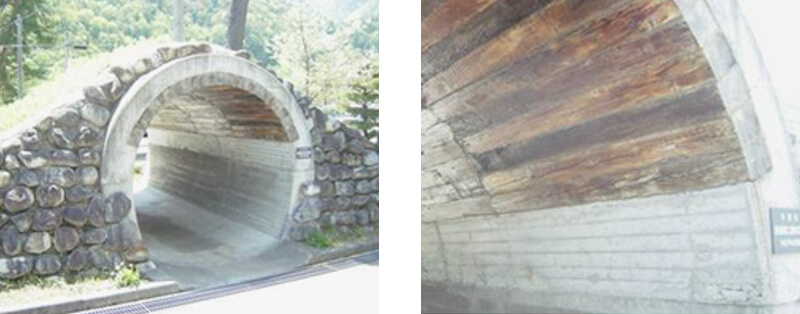 写真１　復元した木レンガ水路トンネル 